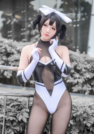 欧美原浆牛仔裤街拍_高清在线观看高清